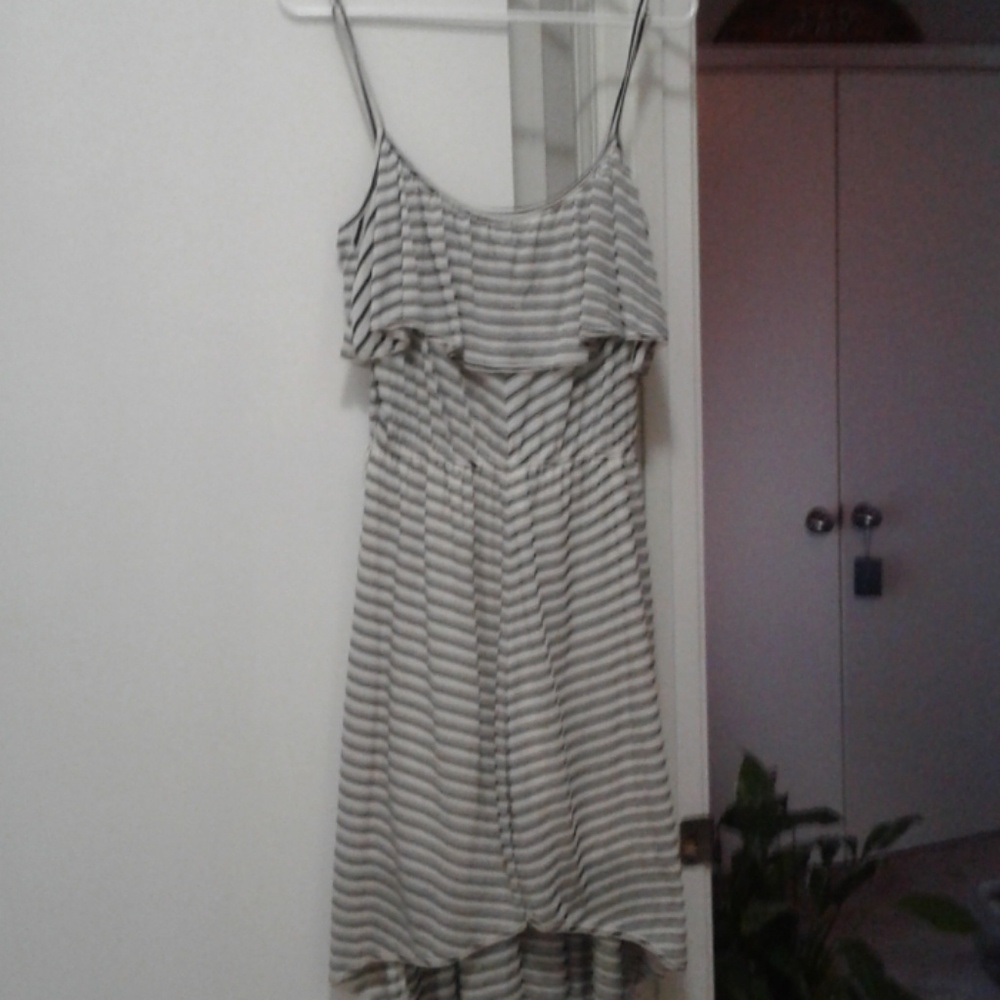 Summer dress medium tag was cut off  never worn